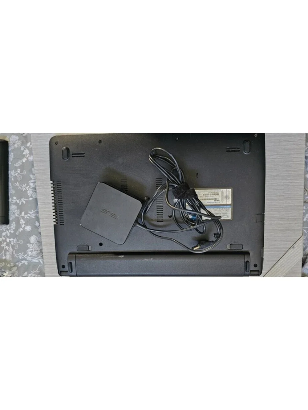 ASUS X401U / 320GB HDD / 4GB RAM / AMD E1-1200 1.40GHz / 14